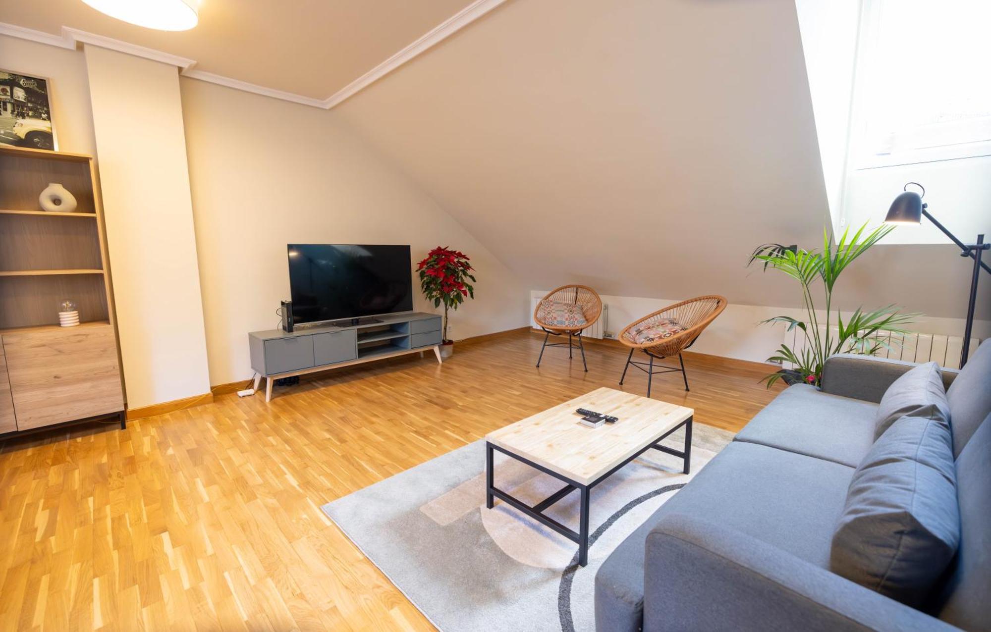 Atuaire Home La Merced En El Centro Historico De Burgos Parking Incluido Esterno foto
